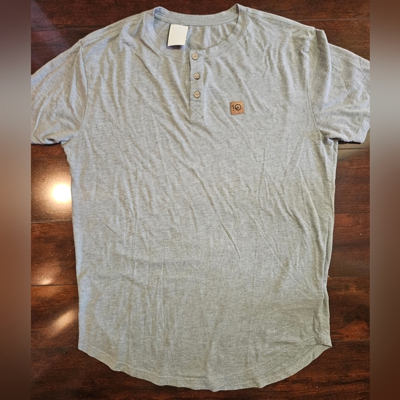 Tentree Henley - Picture 3 of 3